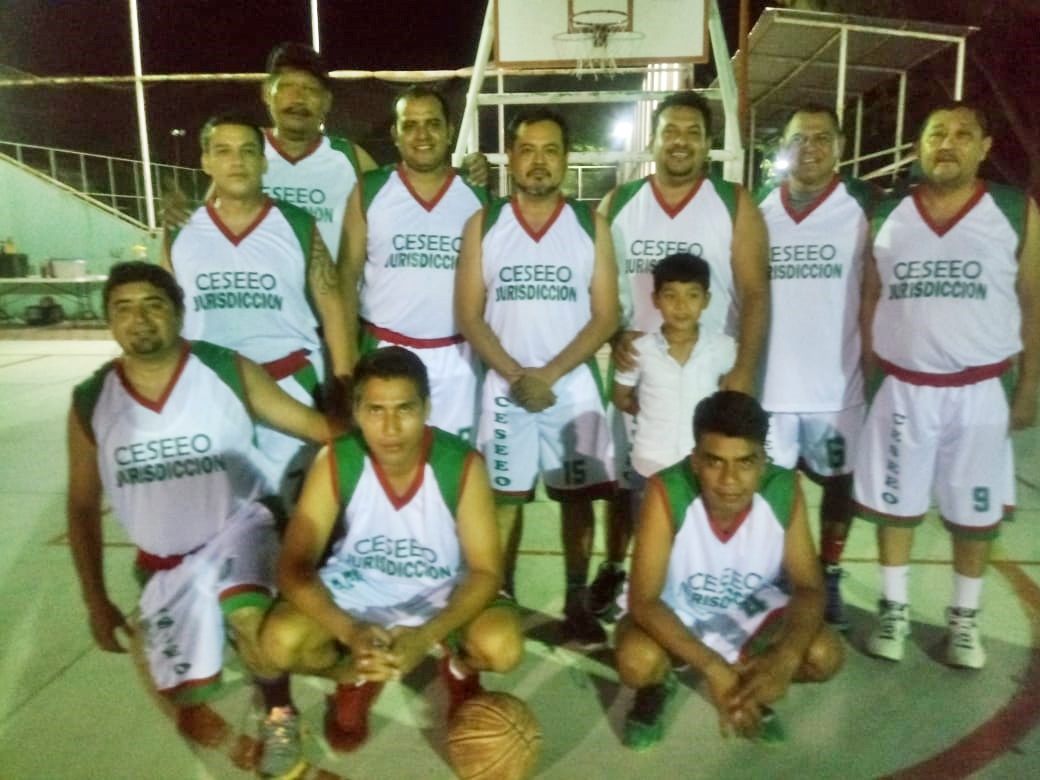La familia CESEEO comprometida con el deporte.