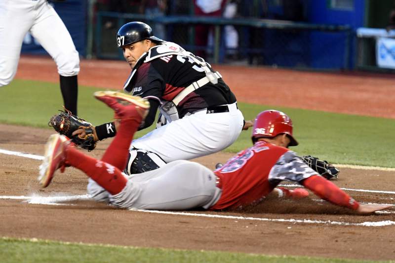 Guerreros recibe a los diablos rojos en el Templo Bélico.