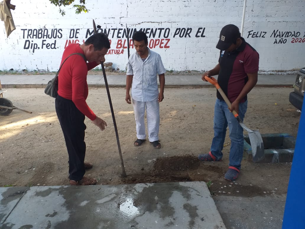 Victor Blas firme en el rescate del deportivo de béisbol de Juchitán