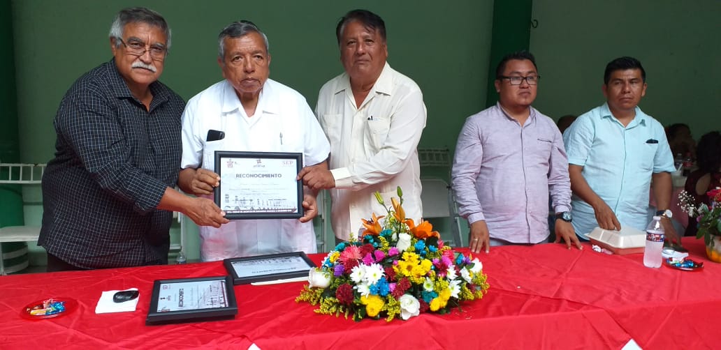 El maestro jubilado reúne un cúmulo de experiencias y nunca dejará de ser un educador: Germán Peralta