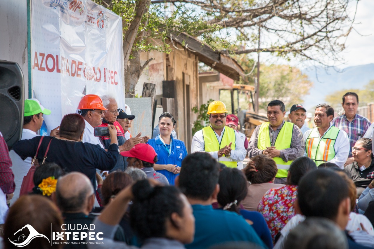 Inicia construcción de plazuela en beneficio de inmigrantes y ciudadanos en Ixtepec