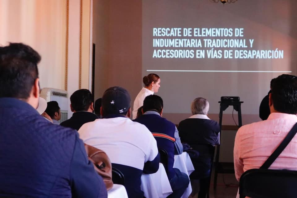 Realiza Seculta taller de elaboración de monografías en Oaxaca