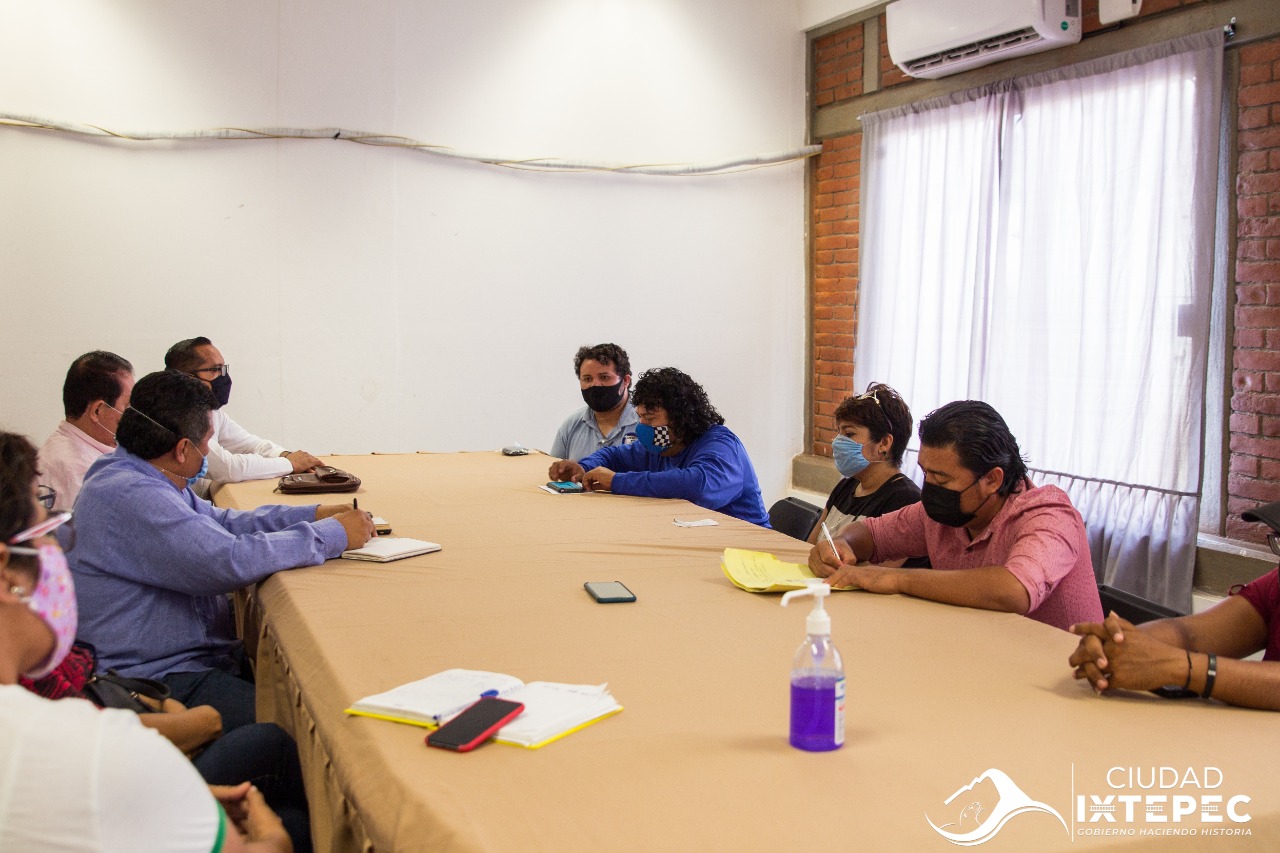 Gobierno de Ixtepec trabaja en pro de  comerciantes locales