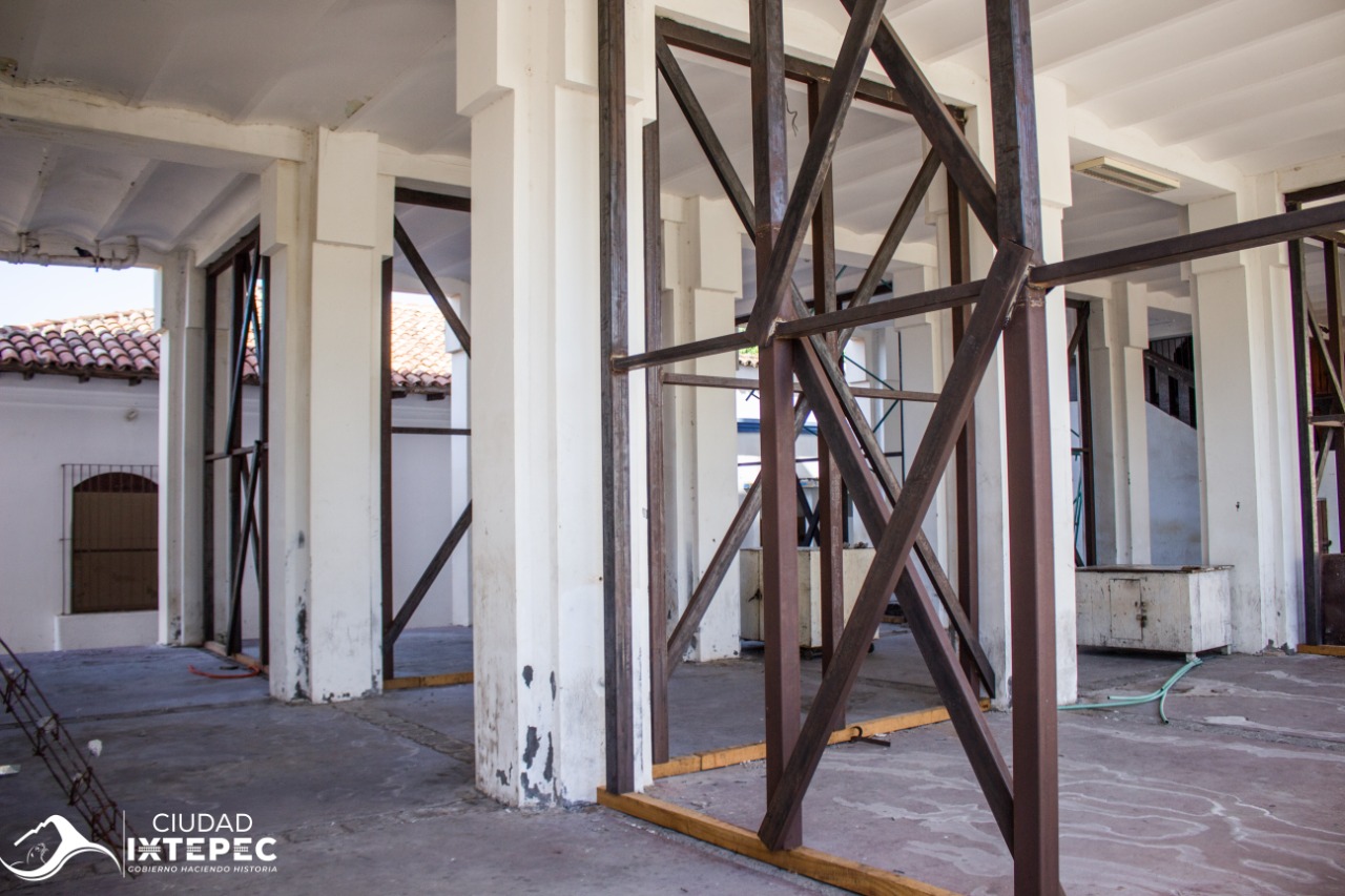 Ixtepec trabaja en la reconstrucción de su Palacio Municipal