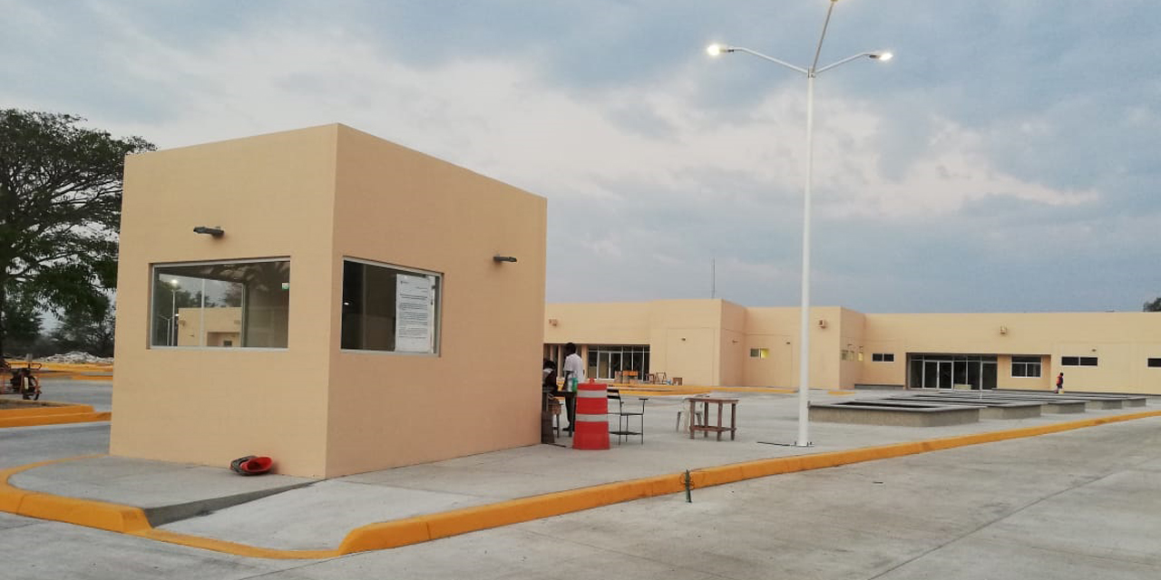El Hospital de Especialidades de Juchitán podría entrar  en funciones a partir de hoy lunes