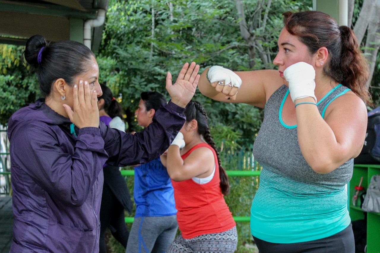 Preparan clases de box femenil en el Parque CAPCE