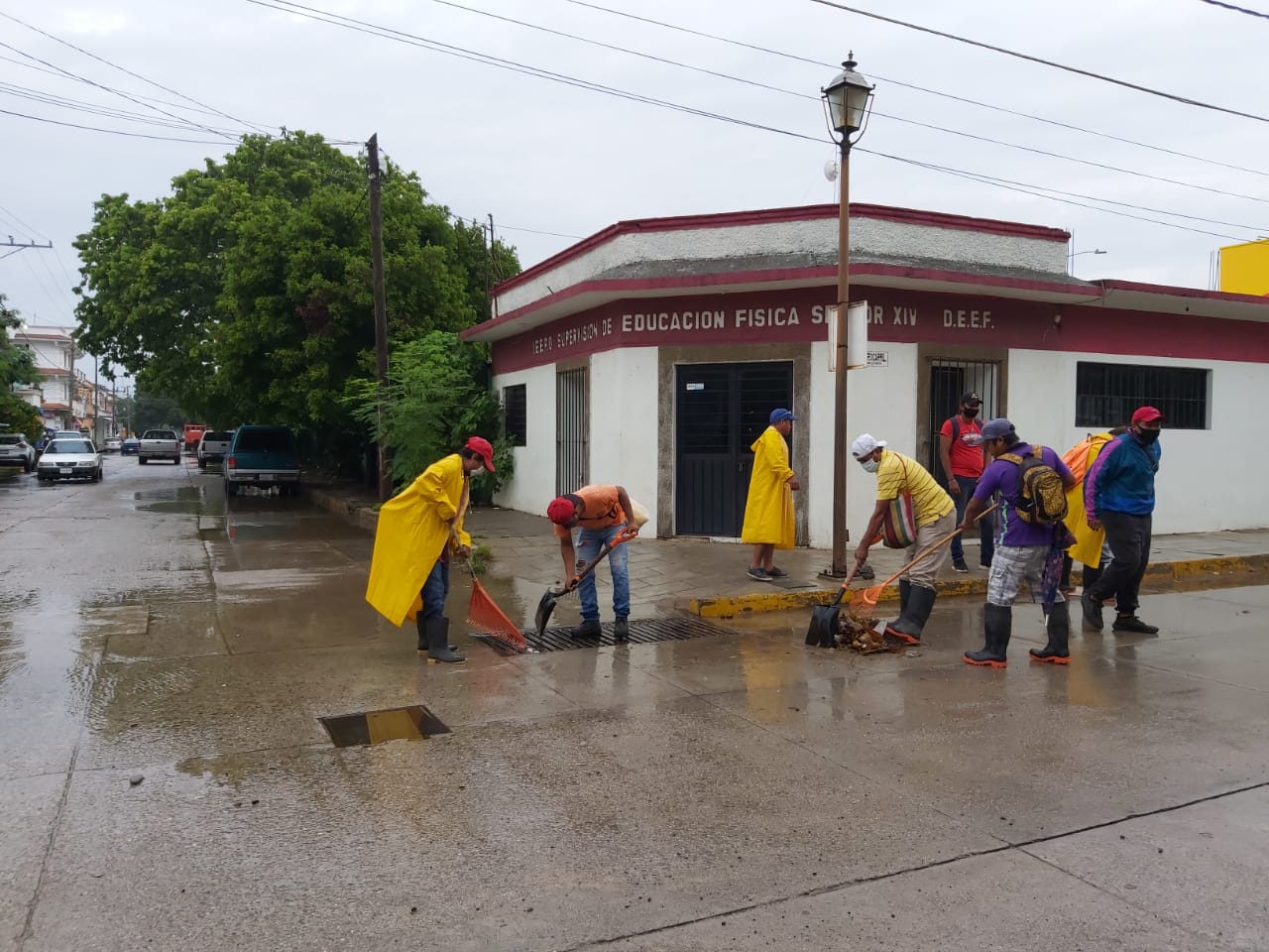 Limpieza de red de drenaje y alcantarillado en Ixtepec