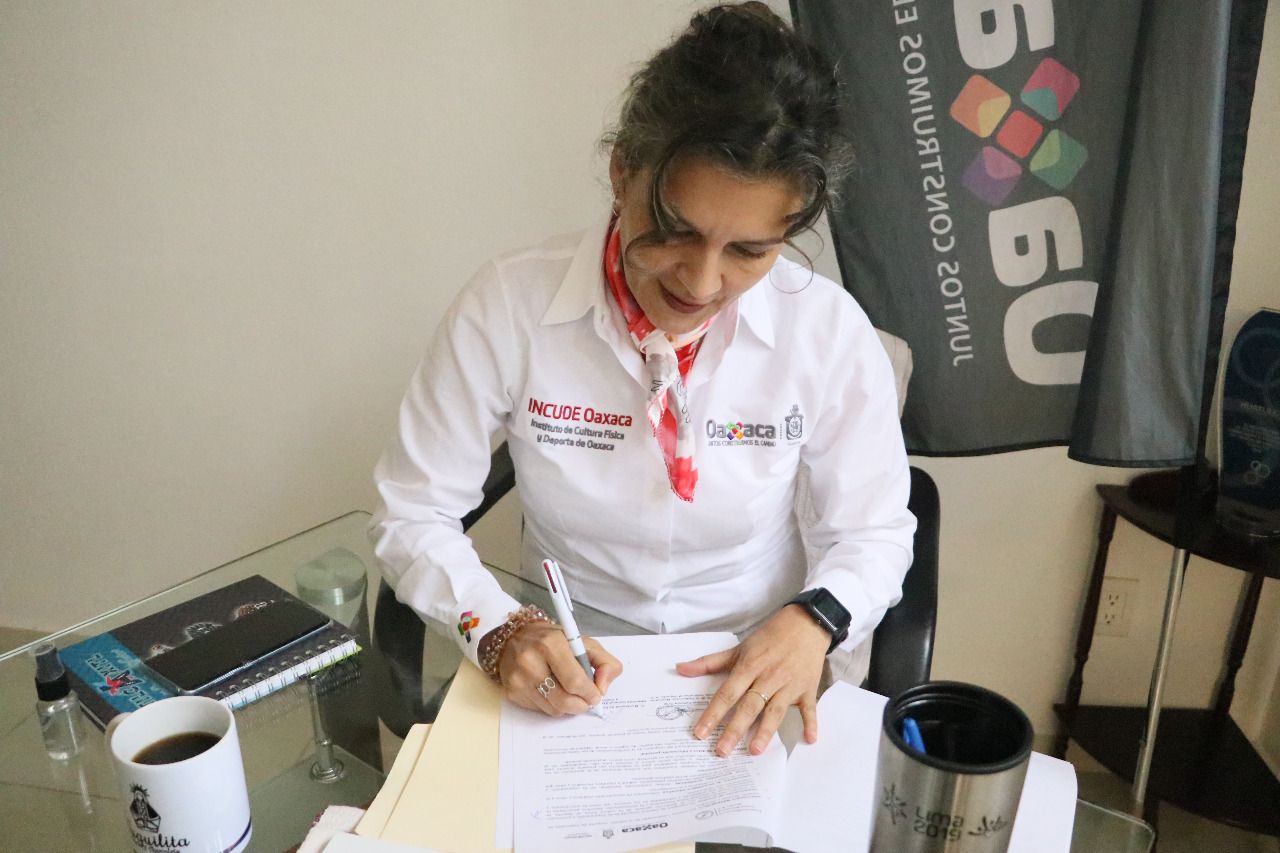 Incude Oaxaca y Femecad firman convenio para capacitar a personas incursionadas en el deporte