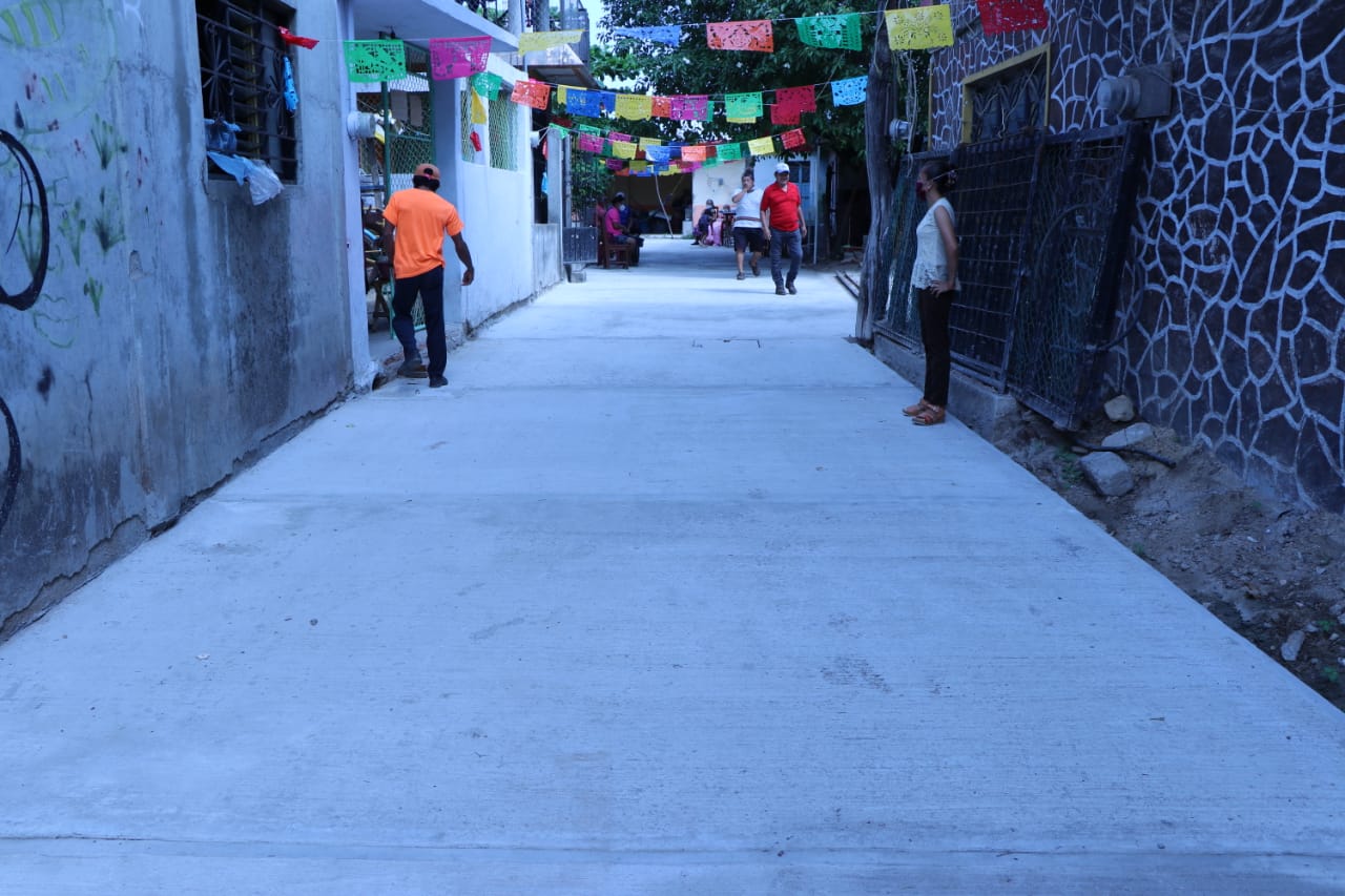 Participa la diputada Gloria Sánchez en Inauguración de obra de pavimentación.