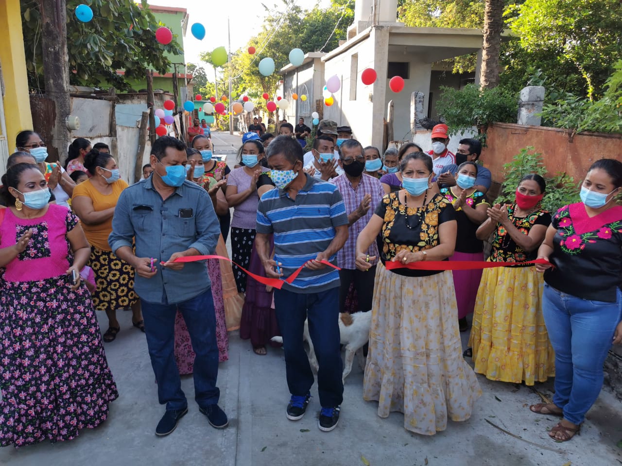 Participa Gloria Sánchez en inauguración  de pavimentación en Cheguigo.