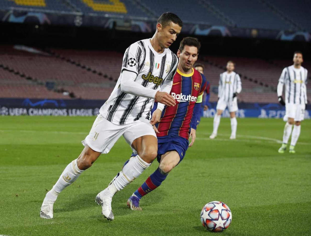 Juventus golea al Barcelona y le arrebata el liderato de grupo