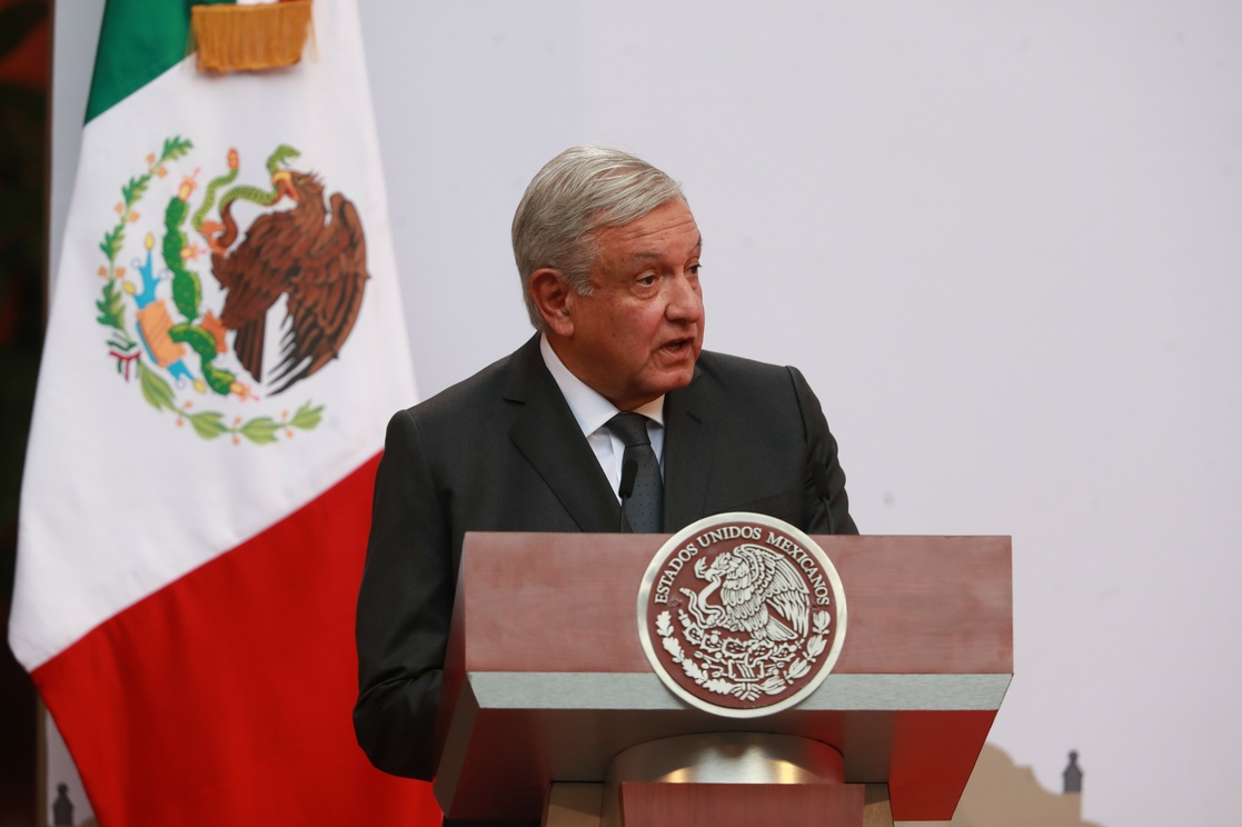Miembros del IPN le piden a AMLO que nombre a su director general