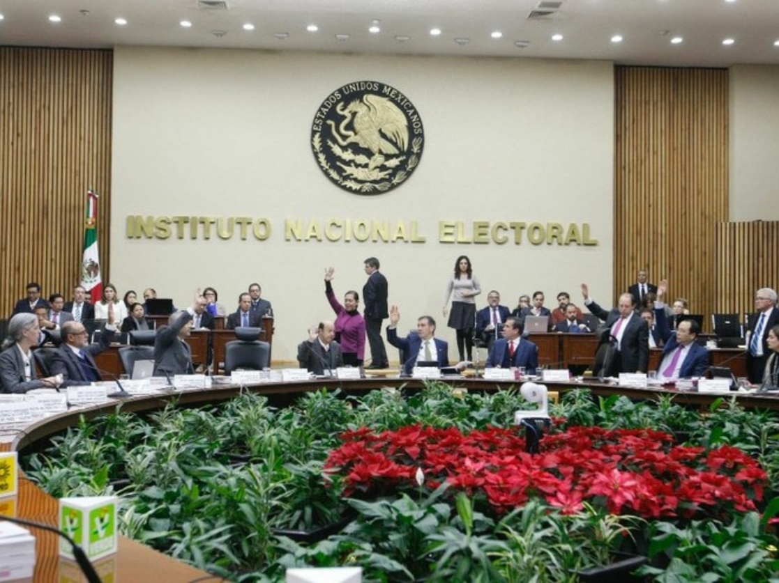 Sustituyen a director del INE sujeto a proceso penal