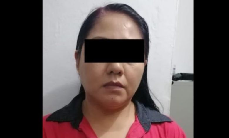 FGEO aprehende en Veracruz a ex maestra acusada del delito de corrupción de menores cometido en la Villa de Etla, en 2007