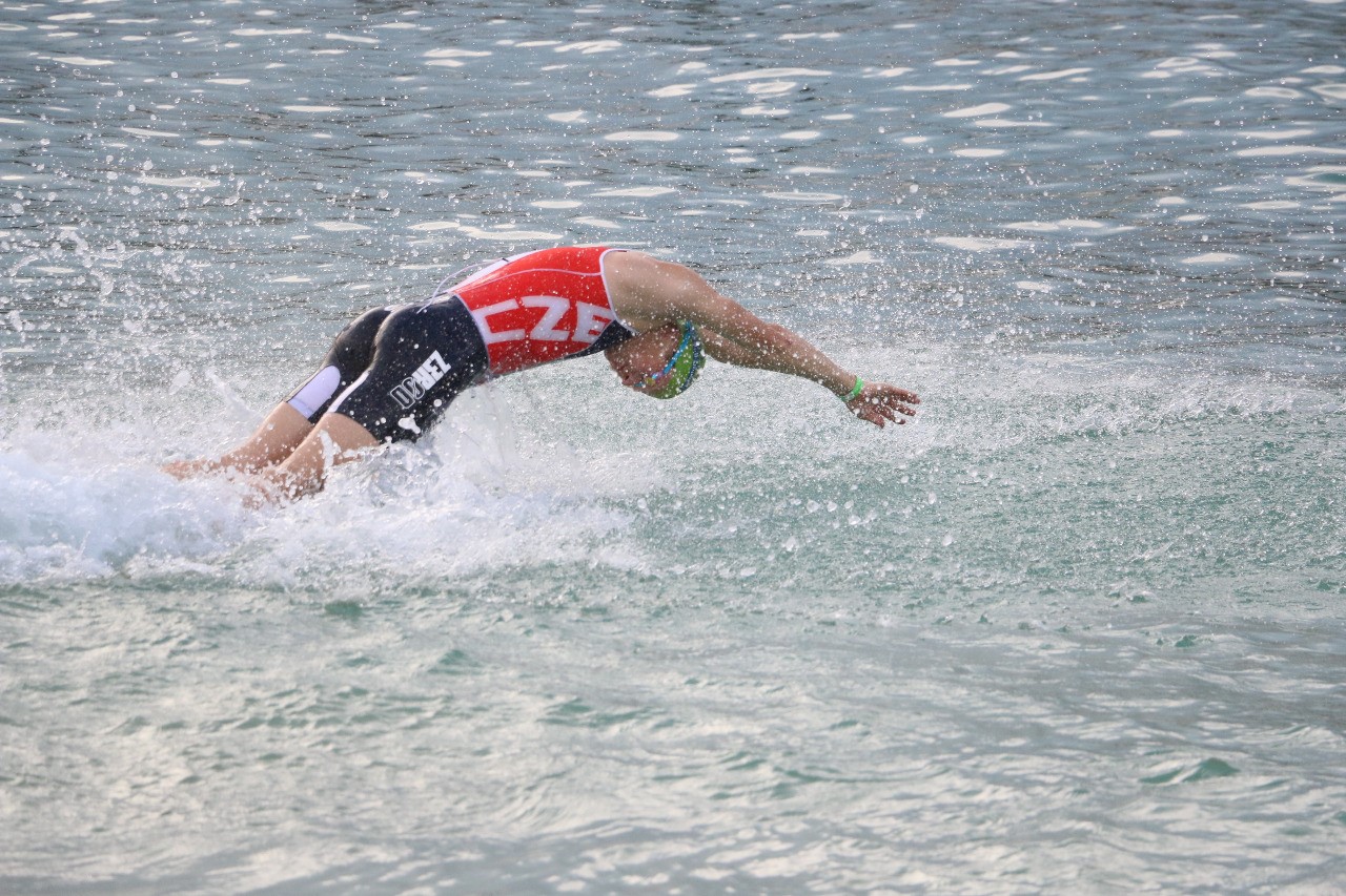 En una gran competencia, Tyler Mislawchuk se queda con el primer lugar de la Copa Mundial de Triatlón