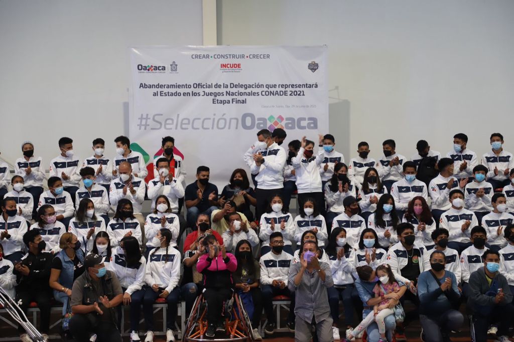 Abandera AMH a la delegación oaxaqueña que participa en los Juegos Nacionales Conade 2021