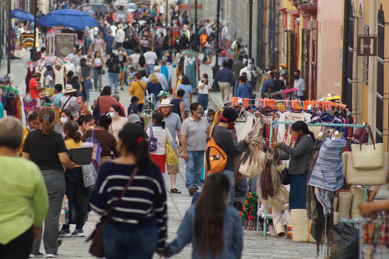 Tercera ola de COVID-19 aumenta a 3 mil casos en una semana