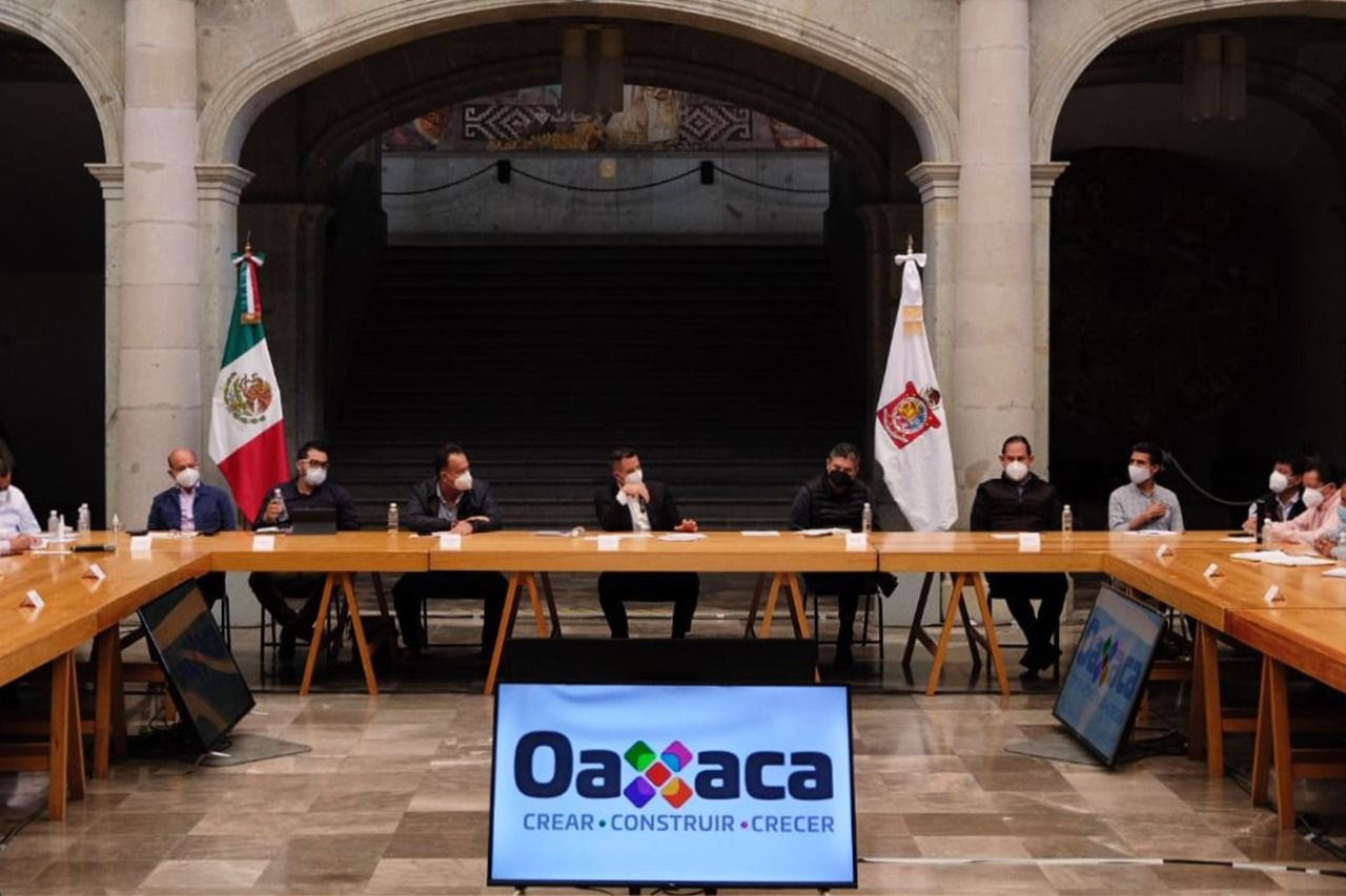 Seguiremos trabajando para impulsar el desarrollo en la Sierra Sur: AMH