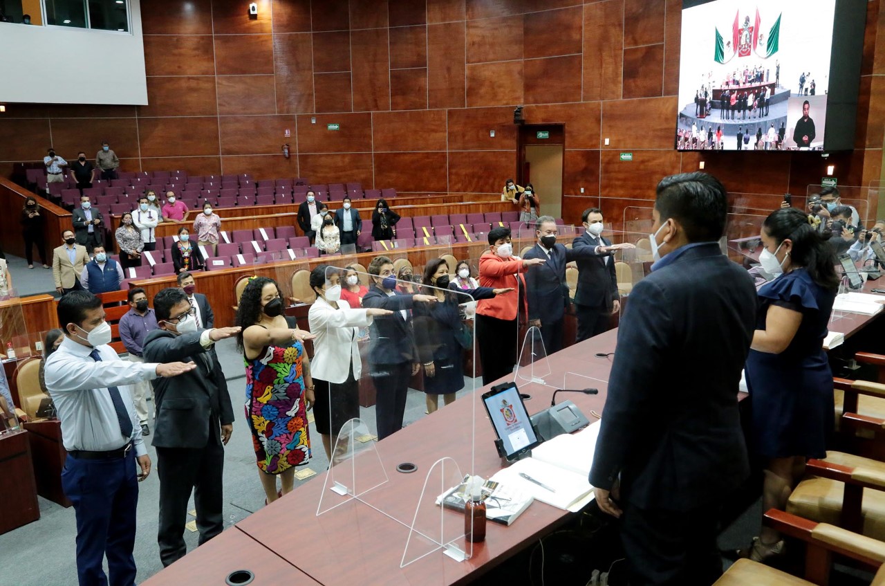 Congreso toma protesta a integrantes de la CEAMO