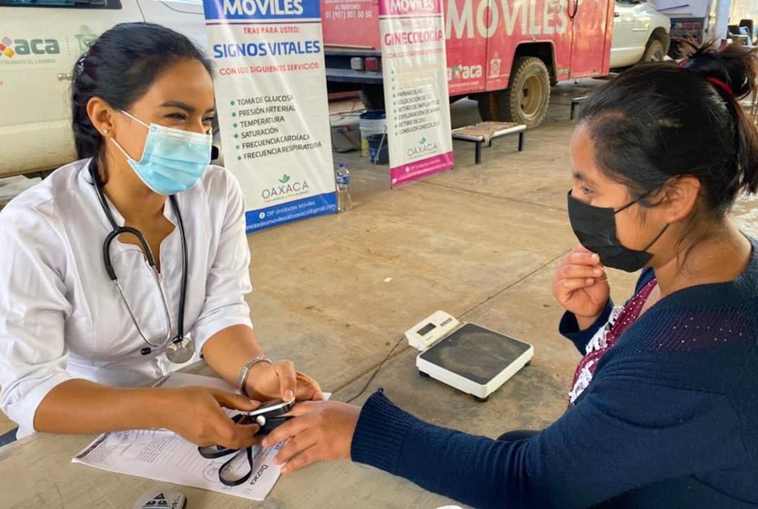 Unidades Móviles del DIF Oaxaca al servicio de las y los oaxaqueños, acercan servicios médicos gratuitos en la Sierra Norte