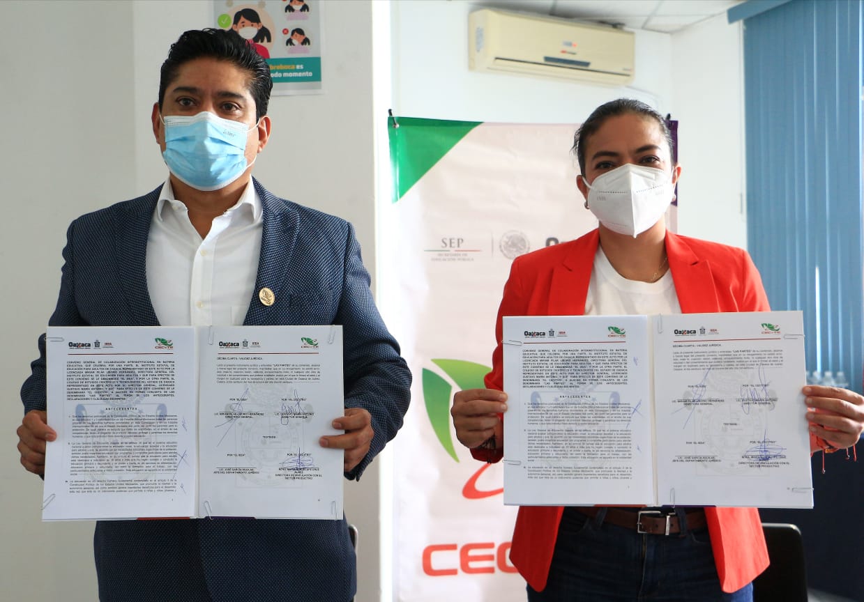 Firman convenio IEEA Oaxaca y CECYTEO a favor de la educación