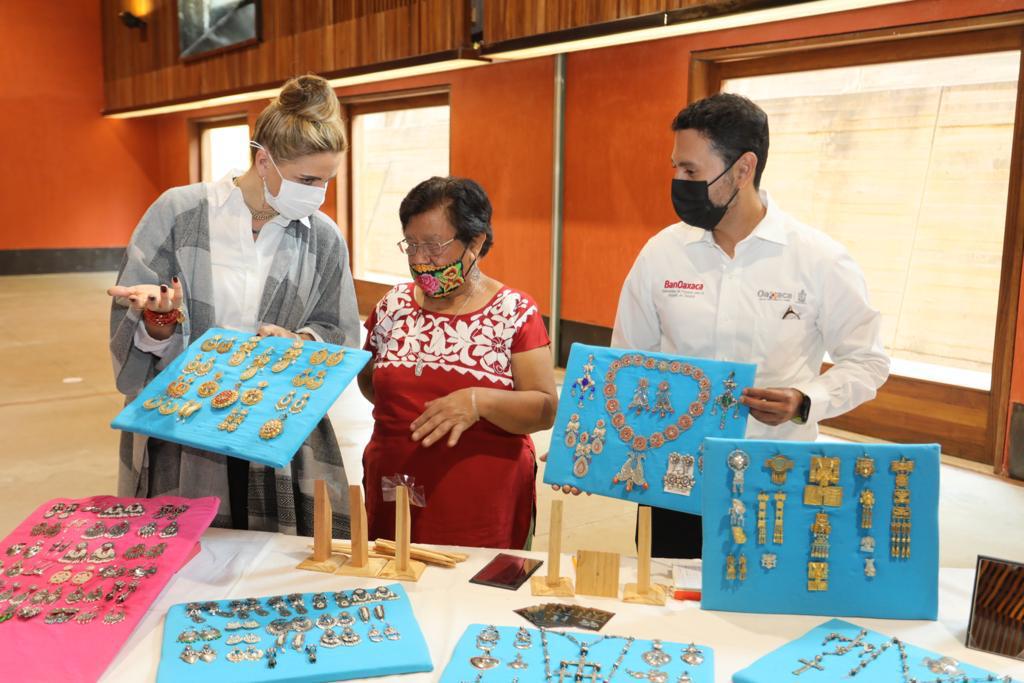 Créditos a maestras y maestros artesanos únicos y trabajadores, fortalece la identidad cultural: IMM