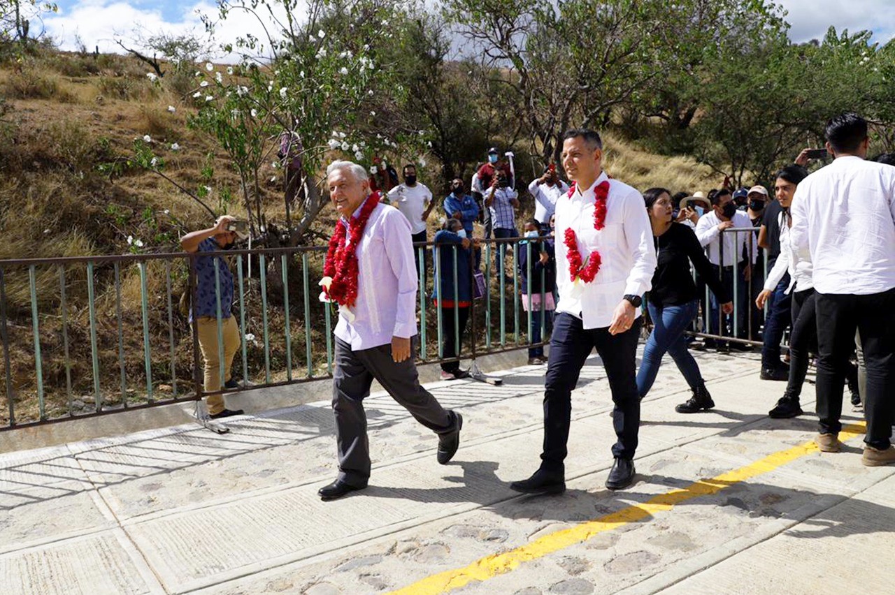 Cumpleo Obrador con Camino Rural de San Jerónimo Taviche