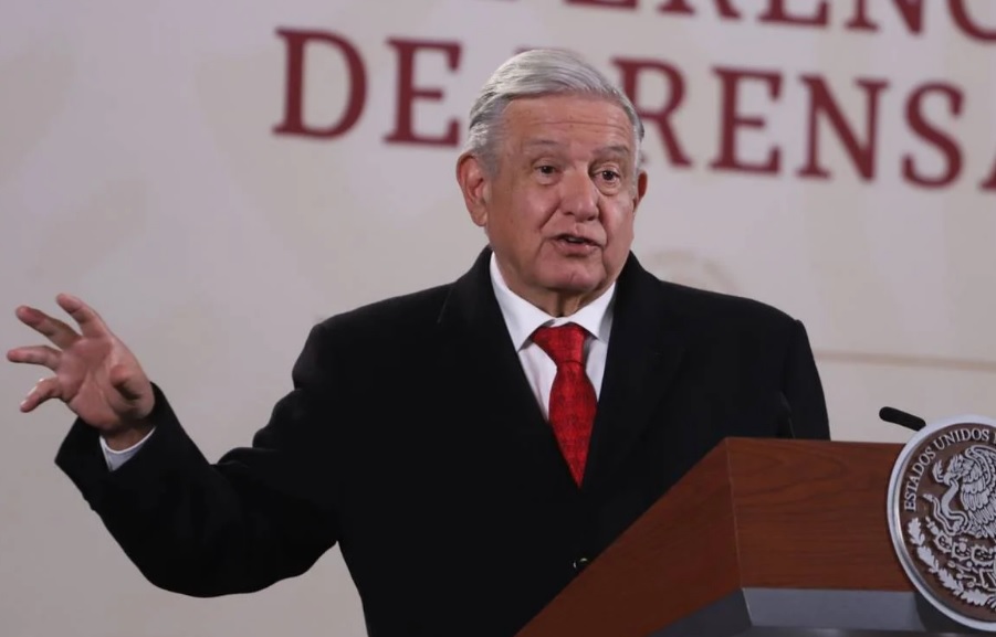 Me llena de orgullo que la ministra Piña no se levantara: AMLO