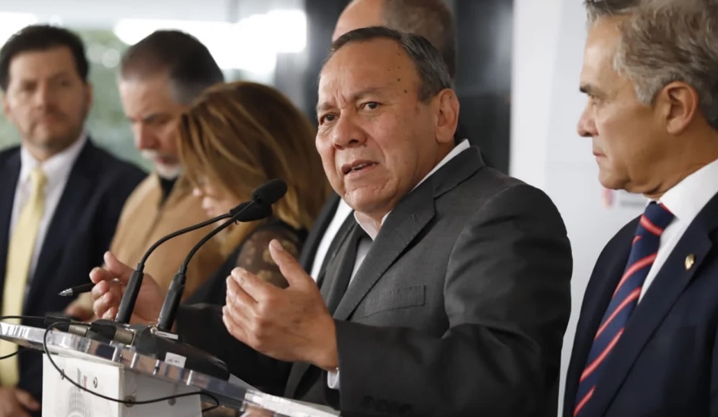 Reclama Zambrano trato irrespetuoso de PAN y PRI; “PRD no pide limosna a nadie”