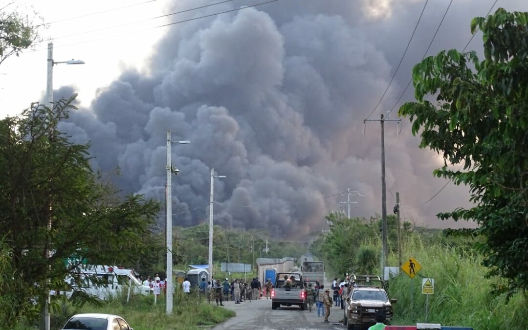Lamenta AMLO incendios y explosiones en instalaciones de Pemex