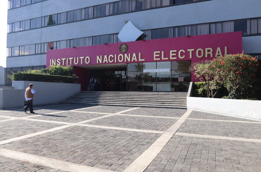 El ‘plan B’ sólo toca a la burocracia dorada del INE: Morena