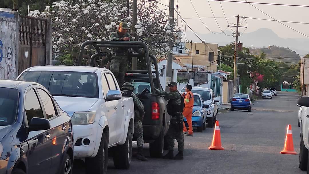 Elementos de la Guardia Nacional son detenidos por transportar migrantes
