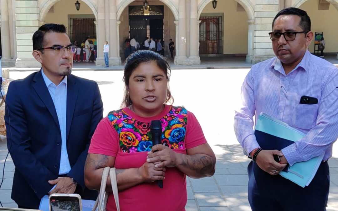 Piden destitución de la directora y maestros de telesecundaria de Manialtepec por el caso de Paola 