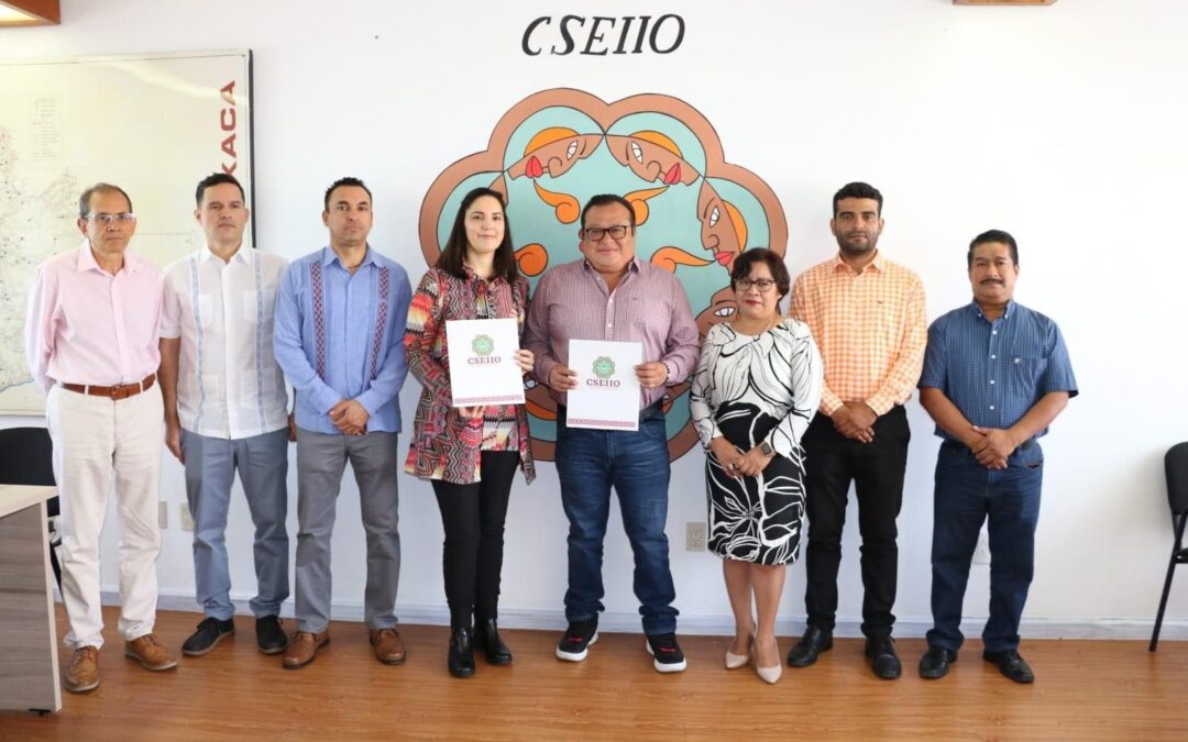 Firma Director General del CSEIIO, René Vásquez Castillejos, convenios de colaboración en beneficio de la educación de las y los jóvenes oaxaqueños