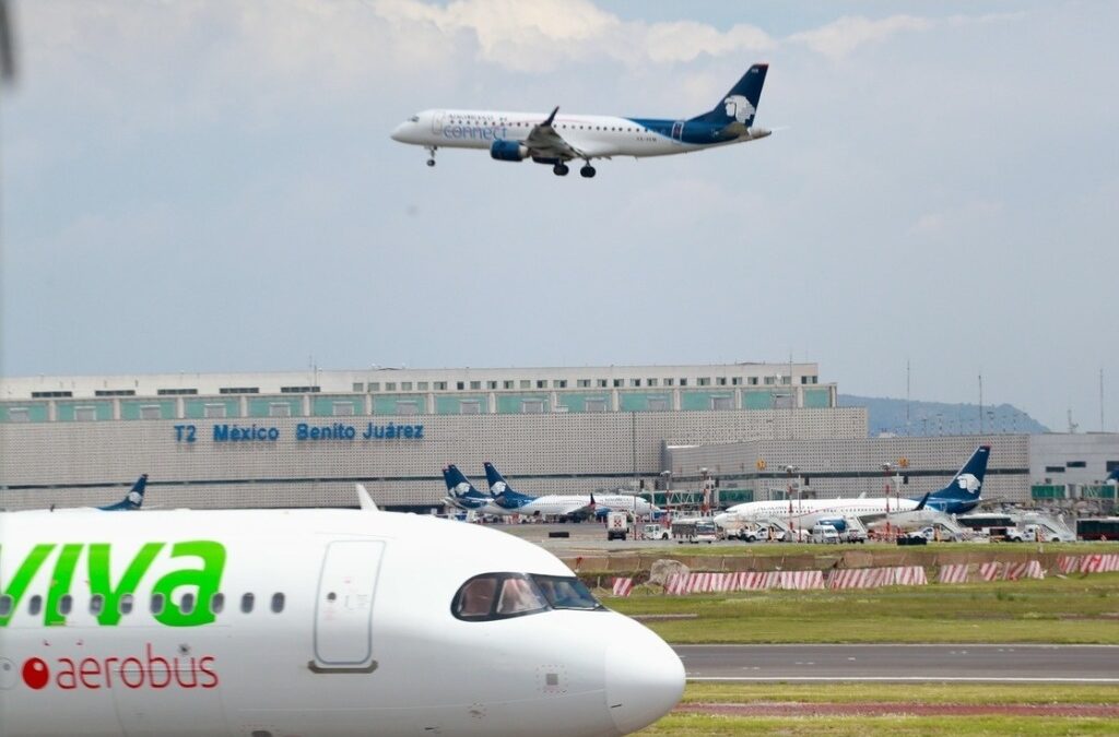 AICM endurece medidas para que aerolíneas respeten despegues