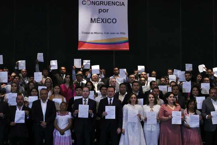 Renuncian al PRI Osorio Chong, Claudia Ruiz Massieu y Eruviel Ávila