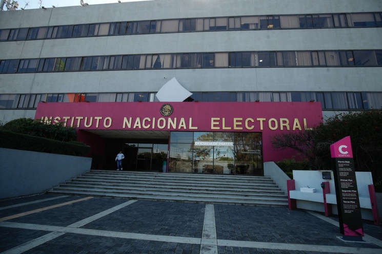 Proponen declarar improcedentes medidas solicitadas por Gálvez contra AMLO