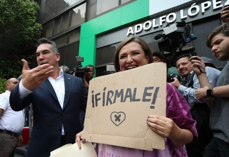 Denuncia Xóchitl Gálvez registro masivo de firmas de sus contrincantes
