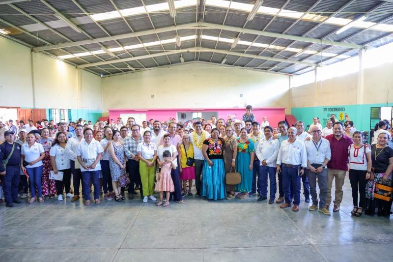 Traza Gobierno de Oaxaca nueva historia en Santo Domingo Chihuitán