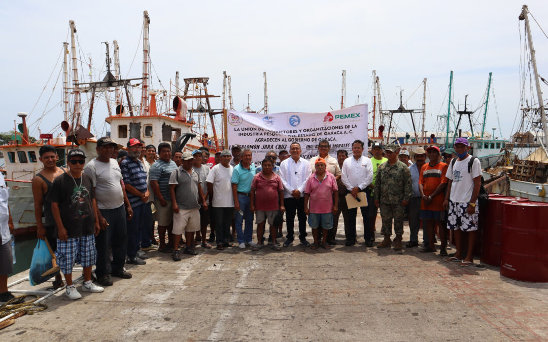Secretaría de Administración reconoce al sector pesquero de Oaxaca