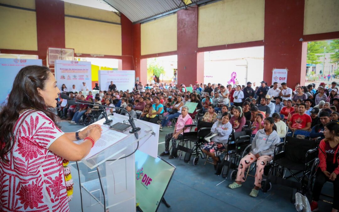 Cuida DIF Oaxaca salud visual, alimentaria y movilidad de habitantes de la Sierra Sur