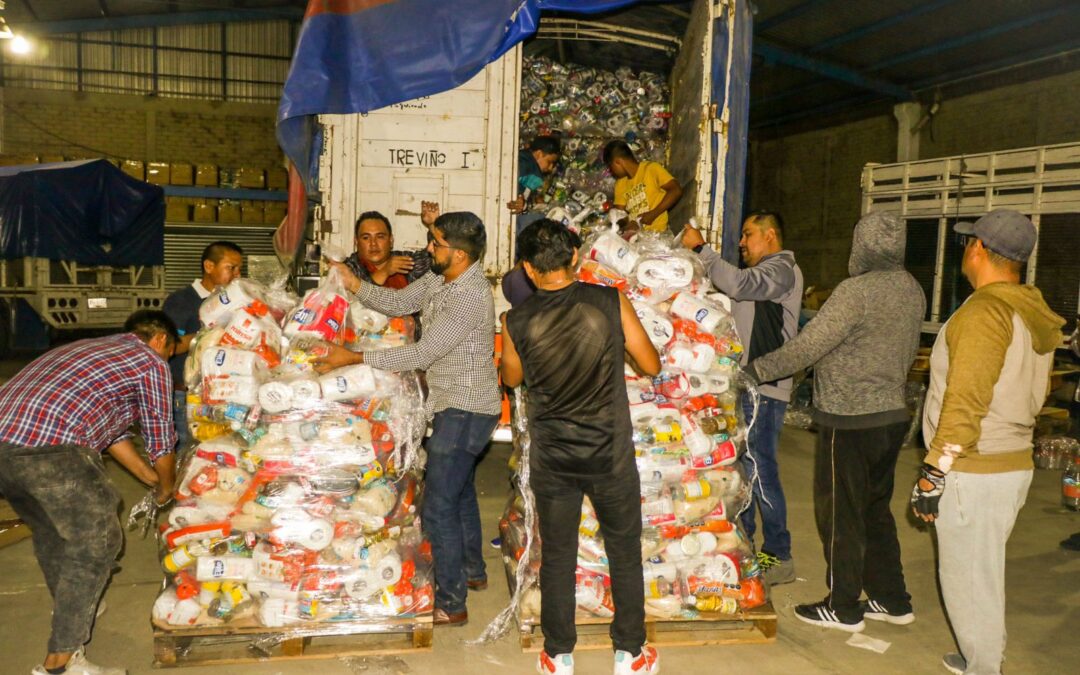 Traslada DIF Oaxaca 113 toneladas de víveres a Chilpancingo Guerrero